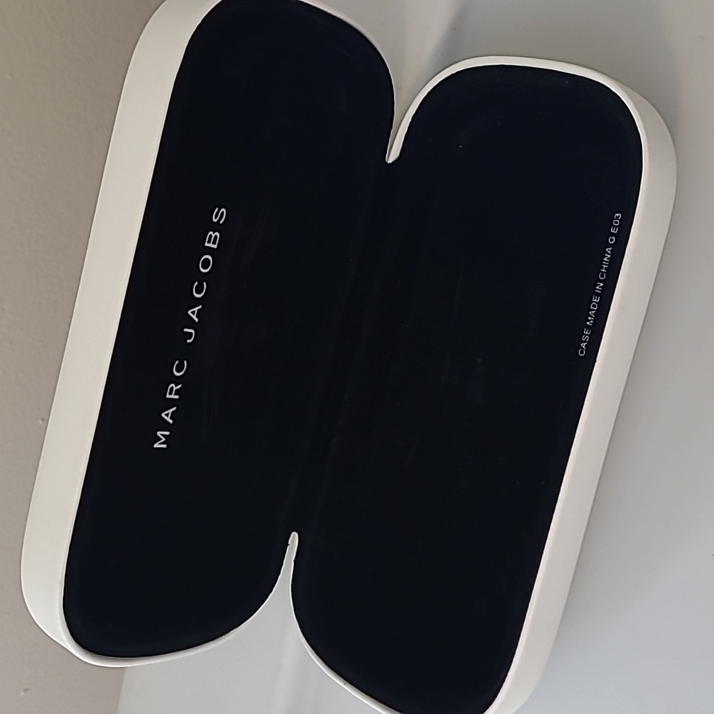 Marc Jacobs Case - Picture 5 of 12